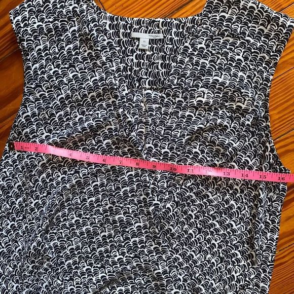 HALOGEN Surplice Sleeveless Top In HOUNDSTOOTH Size XS, MSRP $59 - Picture 9 of 10
